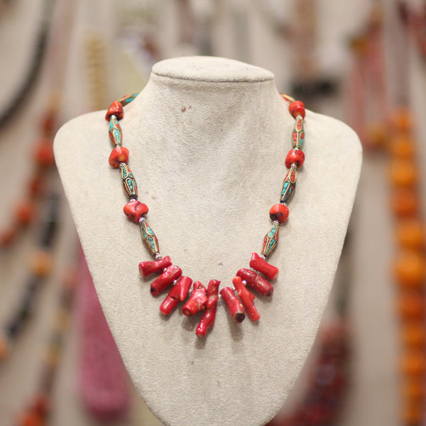 Collier Artisanal en Corail Naturel et Cuivre – Turquoise & Corail