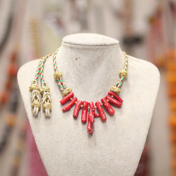 Collier en Corail Naturel Rouge – Pièce Artisanale Marocaine Unique