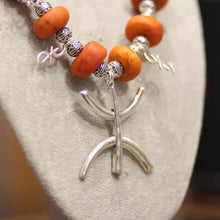 Collier Amazigh Artisanal – Perles & Pendentif Argenté | Tafukt