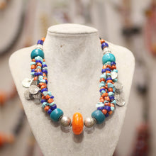 Collier Amazigh Multicolore en Pierres Naturelles – Bijou Marocain Artisanal