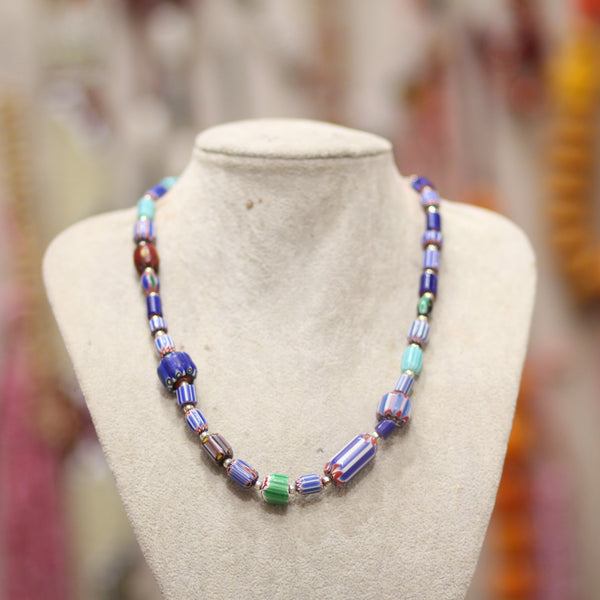 Collier Artisanal Marocain en Perles de Verre Multicolores – Bleu & Turquoise