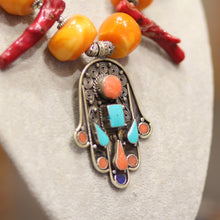 Collier Amazigh en Corail Naturel & Turquoise – Pendentif Main de Fatma