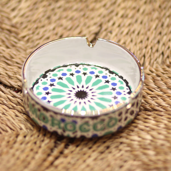 Cendrier Marocain en Céramique avec Bordures Dorées – Motifs Traditionnels Colorés