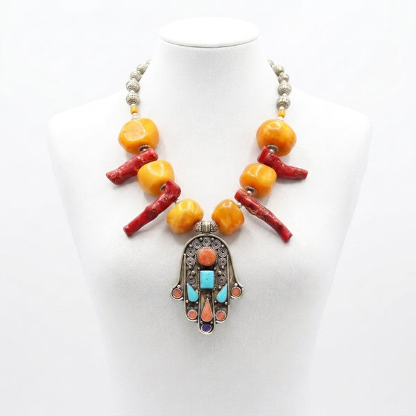 Collier Amazigh en Corail Naturel & Turquoise – Pendentif Main de Fatma