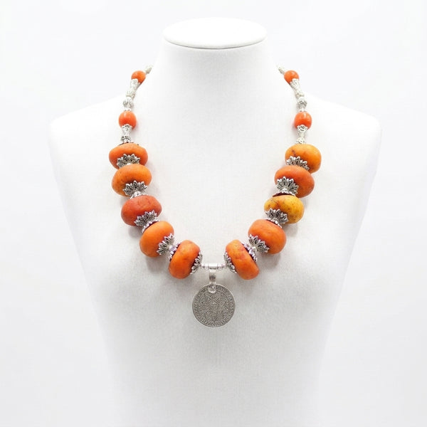 Collier Marocain en Perles Orange – Bijou Artisanal Traditionnel