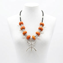Collier Amazigh Artisanal – Perles & Pendentif Argenté | Tafukt