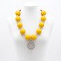 Collier Marocain Artisanal en Perles Jaunes & Pendentif Traditionnel