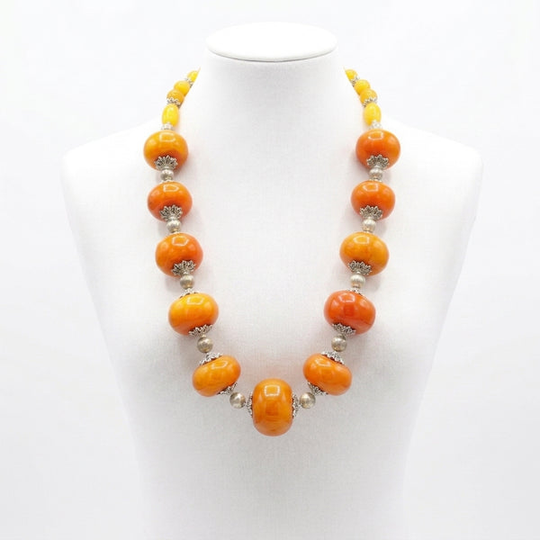 Collier Artisanal Marocain en Perles Orange & Jaune – Bijou Élégant Unique